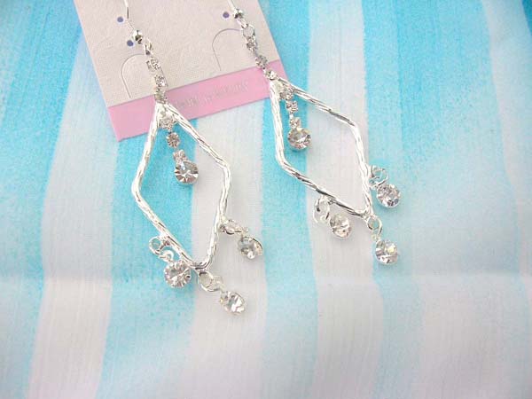 Silver plated fashion diamond shape holding cz earring, wholesaler business