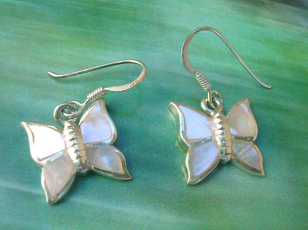 White seashell butterfly 925 sterling silver earring, made in Thailand