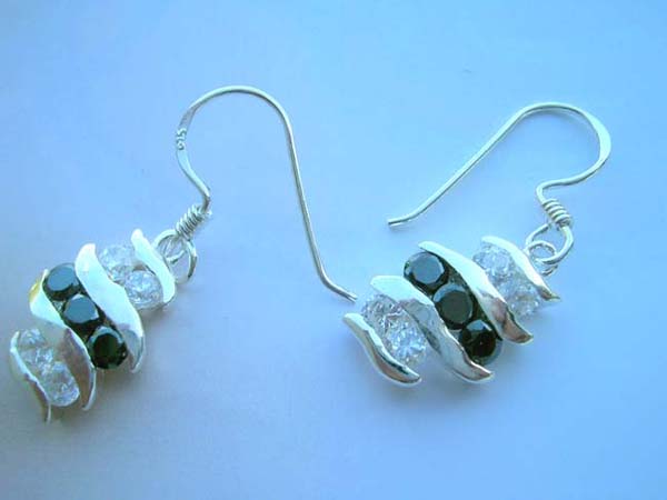 Black and clear irregular, 925 sterling silver earring, made in Thailand