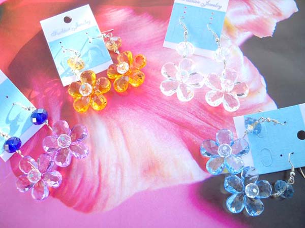 Daisy flower acrylic bead earring