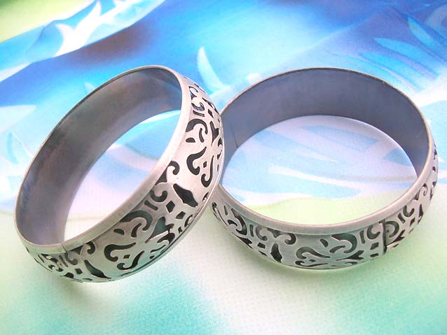 vintage-style-bangles-002