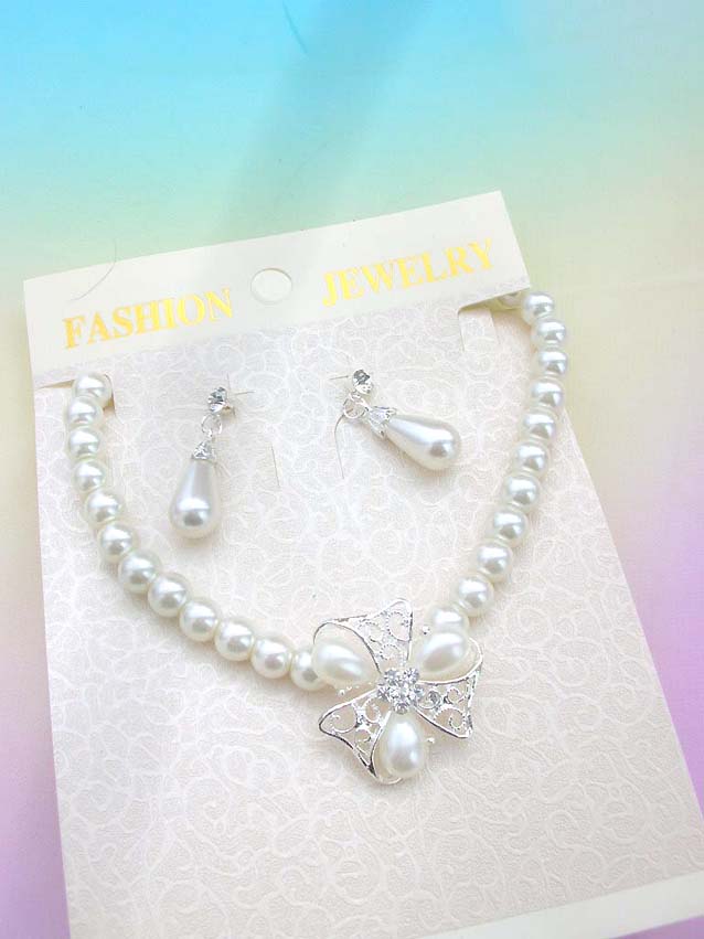 faux-pearl-crystal-flower-jewelryset003necklace-earring