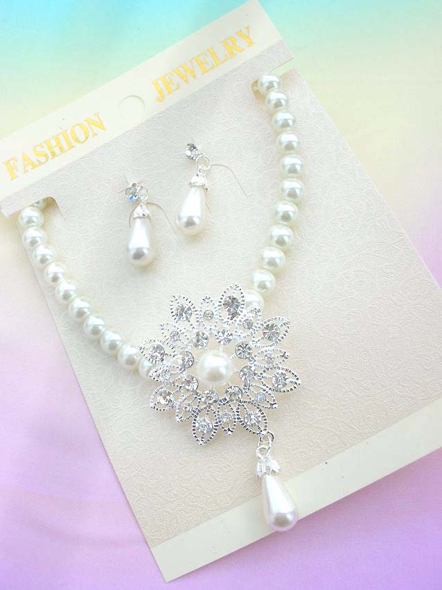 faux-pearl-crystal-flower-jewelryset005necklace-earring