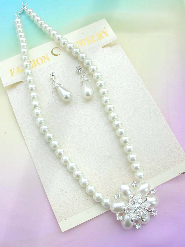 faux-pearl-crystal-flower-jewelryset016necklace-earring
