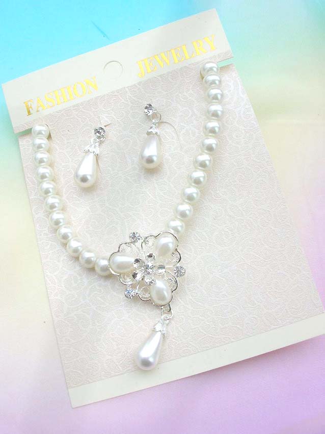 faux-pearl-crystal-flower-jewelryset019necklace-earring