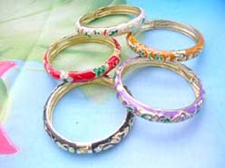 vintage Asian style cloisonne enamel hinged bangle bracelet in floral designs