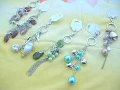 fashion jewelry keychains with beads and cute charms