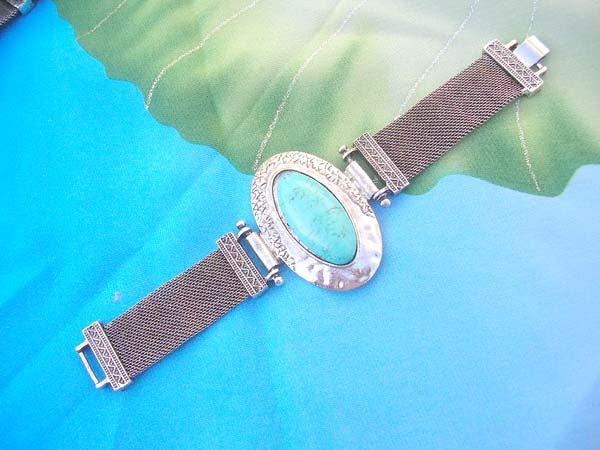 gemstone-turquoise-bracelets-002-1