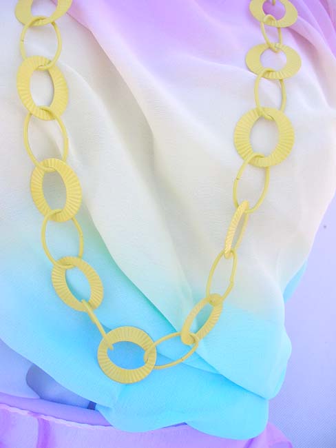 high-fashion-necklace-011-closeup