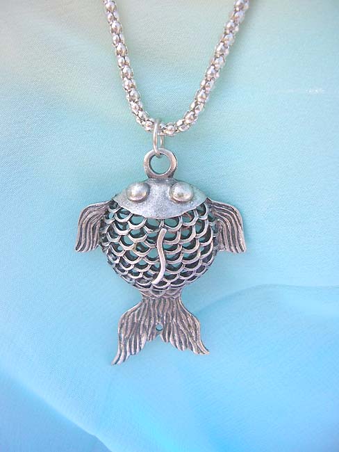 trendy-long-chain-necklaces-002pendant