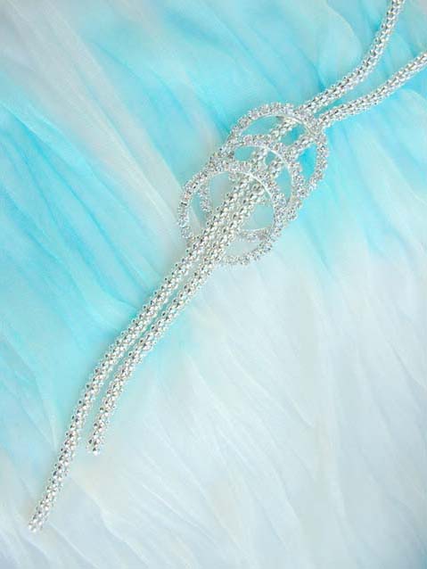 cz-stylish-long-necklaces-003