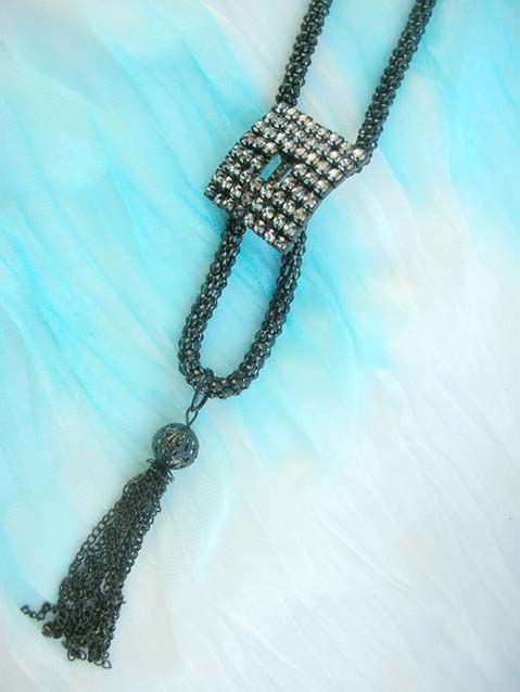 cz-stylish-long-necklaces-013