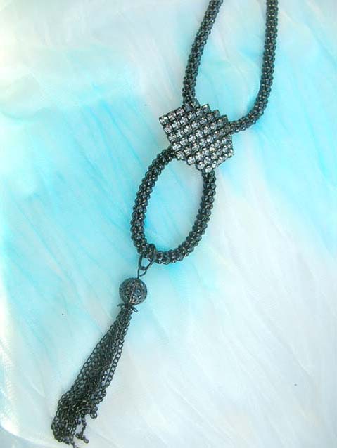 cz-stylish-long-necklaces-015