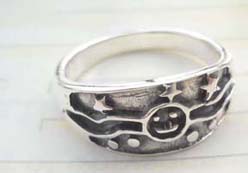 Quality 925. stamped silver happy face and star ring 