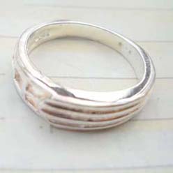 Great stamped 925 sterling silver etch-in line pattern ring 