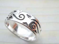 Great stamped 925 sterling silver graved spiral ring 