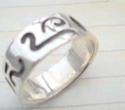 Great stamped 925 sterling silver graved snake ring 