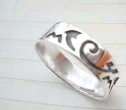 Beauty 925. stamped silver old century words ring 