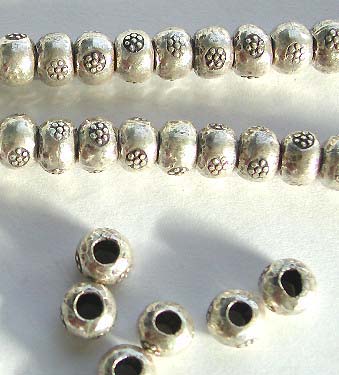 - wholesale quality fine sterling silver jewelry and Bali silver beads, findings. -wholesale jewelry products to the trade, latest trendy jewelry and accessories. Thousand of wholesale products and creative giftware assortments include jewelry, jewelry sterling silver, making supply and jewelry finds, such as gemstone beads, silver beads, earring, ring, toe ring, pendant, charm,&nbsp;  wholesale jewelry products and fashion accessory hangbags, purses, hair ornaments. 