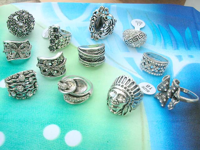 costume-jewelry-rings-013