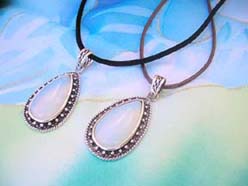 gemstone-pendant-necklace-012