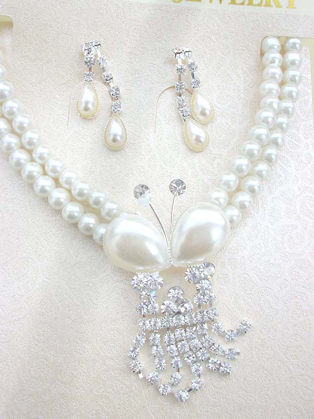 faux-pearl-crystal-flower-jewelryset015necklace-earring-closeup