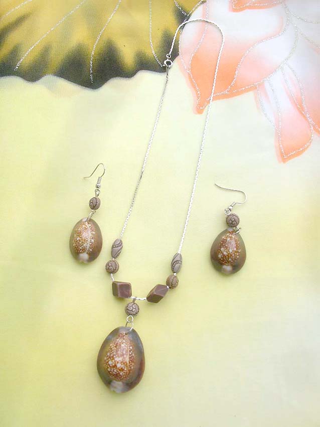 genuine-shell-necklace-earring-set003