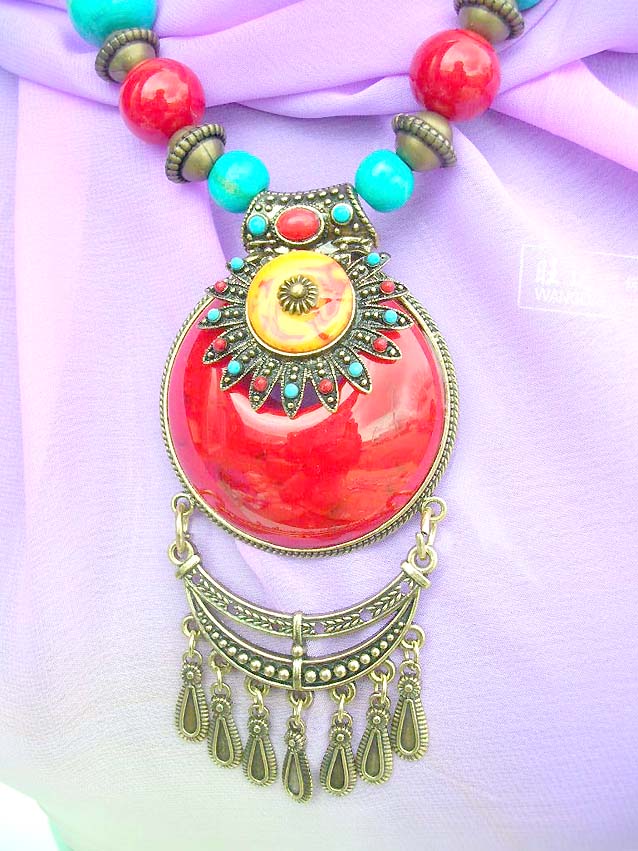 tibetan-turquoise-necklace001closeup
