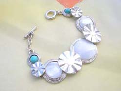 wholesale beach jewelry seashell and turquoise bead toggle clasp bracelet