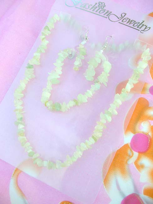 agate-stone-jewelry-set-lightgreen