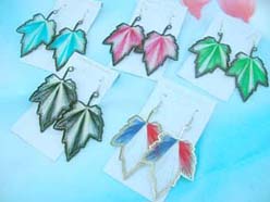 thread-earrings-maple-leaf-0012