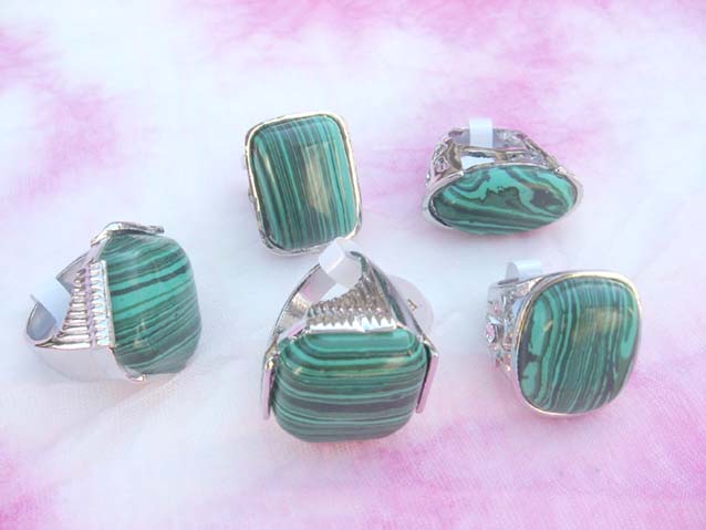 genuine-gemstone-ring-01-malachite