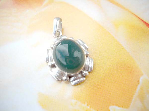  Fine 925. sterling silver sun shape green malachite pendant, sterling silver jewelry manufacturer