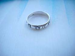 925. stamped silver ring with star and moon design 
